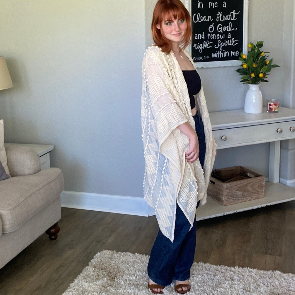 Embriodered Soft Zig Zag Kimono Cream